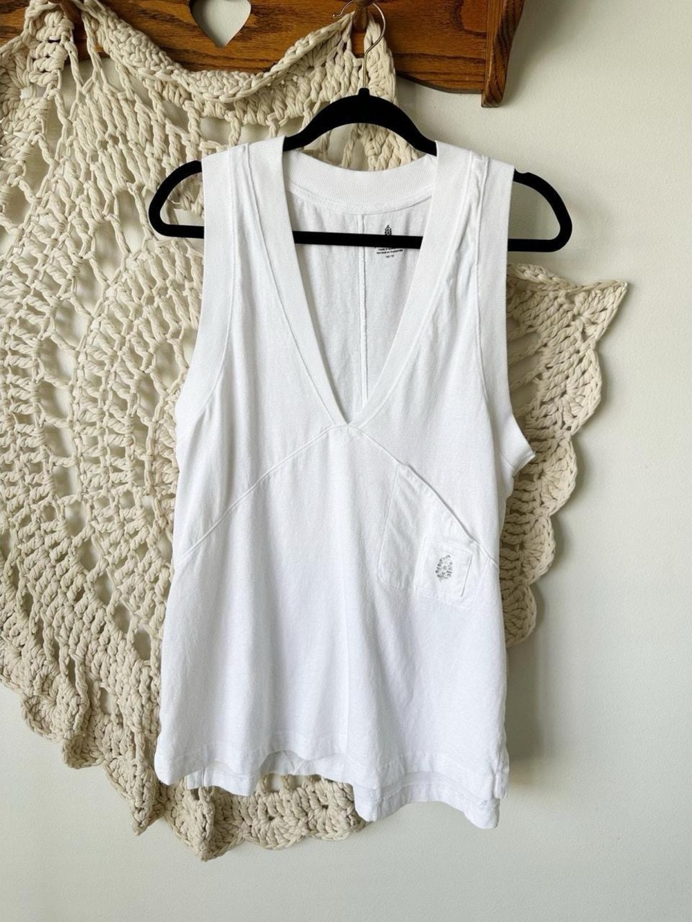 Free People White V-Neck Sleeveless Tank